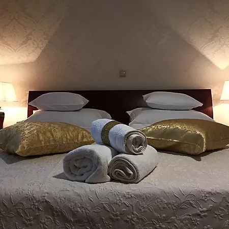 Luxury Duje Pensión