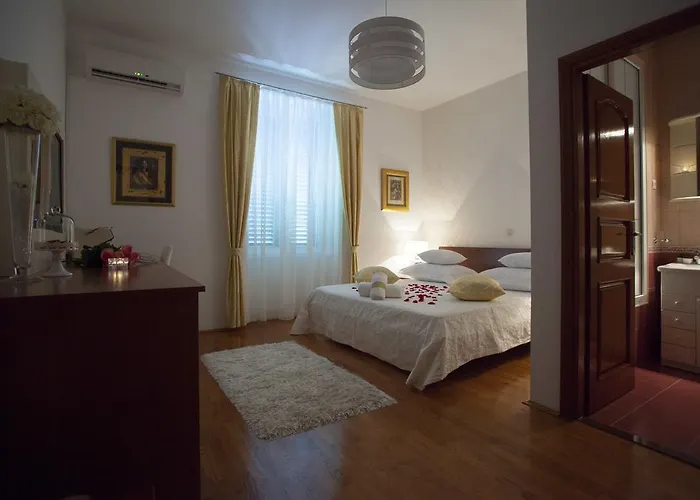 Luxury Duje Pensión Split
