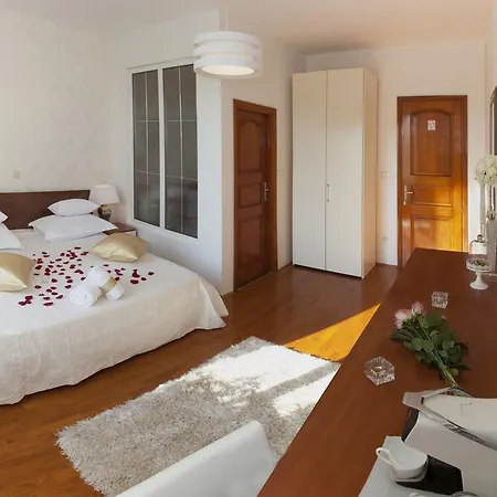 Luxury Duje Гостевой дом Сплит